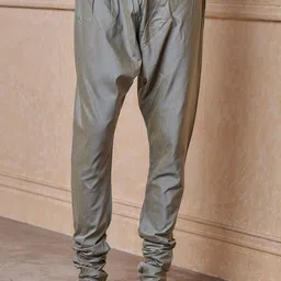 Tasva Men Solid Kurta with Churidar & Jacket image 3