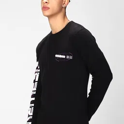 Bewakoof Men Graphic Printed Round Neck Cotton T-shirt image 5