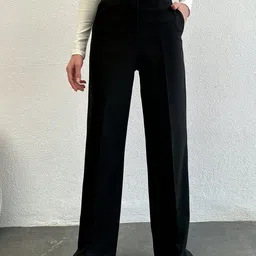 NU CLOTHS Women Relaxed High-Rise Pleated Flared Trouser image 3