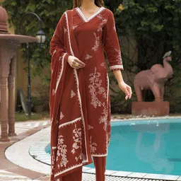 SKYLEE Women Floral Printed Regular Kurta with Trousers & With Dupatta image 1