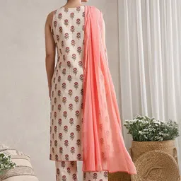 IkDaiya Women Floral Printed Regular Kurta with Trousers & With Dupatta image 5