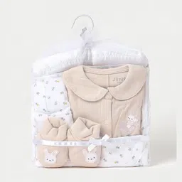 Juniors by Babyshop Infant Pack Of 5 Printed Cotton Baby Apparel Gift Set image 3