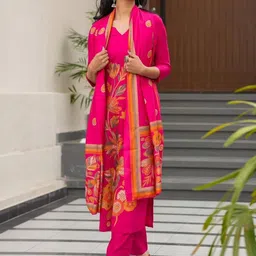 FAST FASHIONS Women Floral Printed Regular Kurta with Trousers & With Dupatta image 4