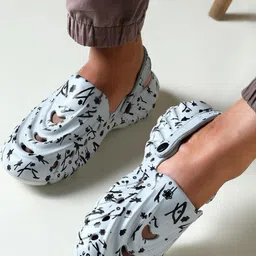 KAPYANSH Men Set of 2 Grey & Brown Clogs Flip Flops image 4