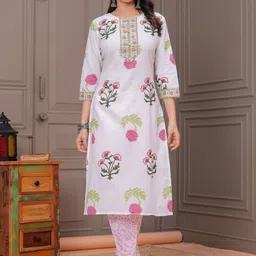 NAVYAAZRI Women Floral Printed Regular Pure Cotton Kurta with Trousers-picture-27