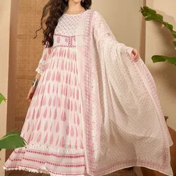 Sangria Women Ethnic Motifs Yoke Design Pleated Mirror Work Kurta & Trousers With Dupatta-image-41