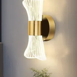OJIT LIGHT DECORATION Gold-Toned & Gold-Toned Metal Contemporary Abstract Shaped Shaped Wall Lamp image 2