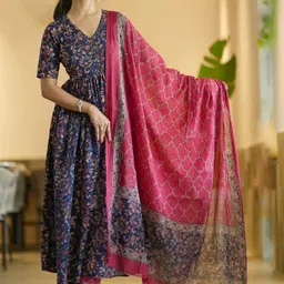 PRISHA FASHION Women Floral Printed Regular Kurta with Trousers & With Dupatta image 4