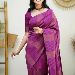 CaniBani Woven Design Silk Blend Banarasi Saree image 3