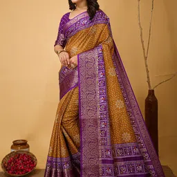 DIVASTRI Bandhani Zari Saree image 3