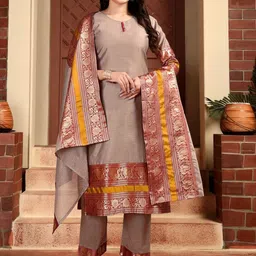 Vastravatika Floral Woven Design Zari Jacquard Pure Kanchi Cotton Kurta Trousers & Dupatta image 4