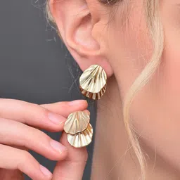 Reenisaa Feather Shaped Studs Earrings image 3
