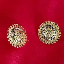 Bareilyy Contemporary Studs Earrings-picture-25