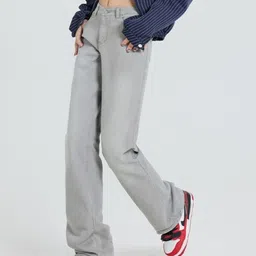 StyleCast x Revolte Pack Of 2 Women Regular Fit Mid-Rise Light Fade Jeans image 4