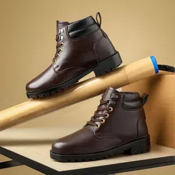 Erix Men Textured Trekking Shoes image 2