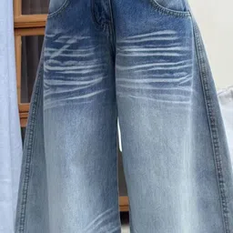 StyleCast Women Mid-Rise Light Fade Jeans image 3