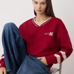 Trendyol Women V-Neck Printed Pullover Sweatshirt-image-35