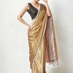 KALINI Checked Saree With Contrast Blouse Piece image 3