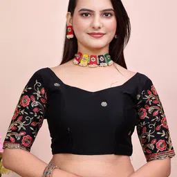 K 5 Fashion Women Embroidered Pure Chiffon Saree image 4