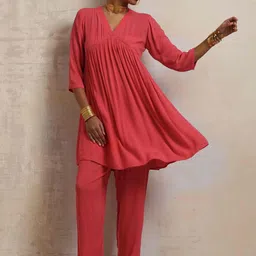 trueBrowns Peach Crinkle Flared Kurta Co-Ords-picture-22