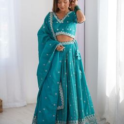DIVASTRI Ethnic Motifs Embroidered Semi-Stitched Lehenga & Unstitched Blouse With Dupatta-picture-2