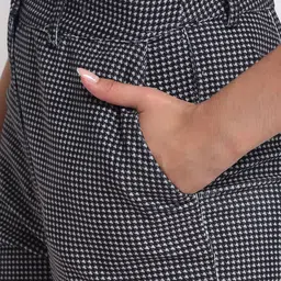 SHAYE Women Checked Relaxed Straight Fit Mid-Rise Trousers image 2