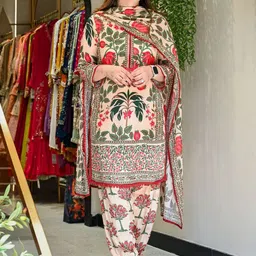 DIVASTRI Floral Printed V-Neck Straight Kurta With Patiala & Dupatta image 4