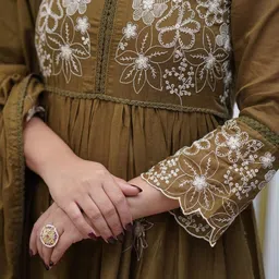 CREEPER Women Ethnic Motifs Embroidered Anarkali Kurta with Trousers & Dupatta image 2