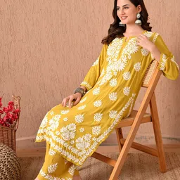 Syrish Women Ethnic Motifs Embroidered Kurta with Palazzo image 5