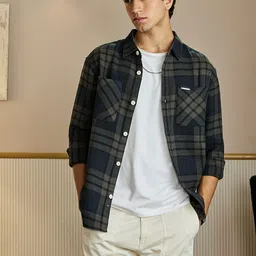 Snitch Men Relaxed Fit Checked Spread Collar Pure Cotton Casual Shirt-picture-28