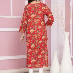 Vastralay Women Printed Thread Work Kurta image 2