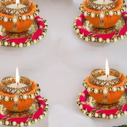 GADINFASHION Gold-Toned & Red 4 Pieces Metal Candle Holders-picture-28