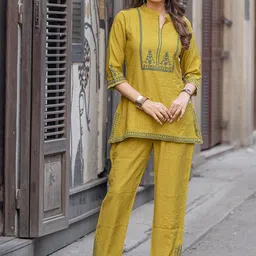 MITTOO Top With Trousers Co-Ords-picture-12