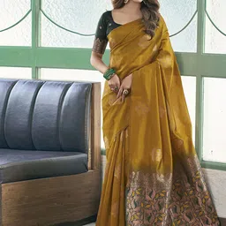 DIVASTRI Ethnic Motifs Zari Silk Blend Saree-picture-39