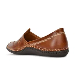 Big Boon Men Lightweight Ethnic Textured Mojaris image 2