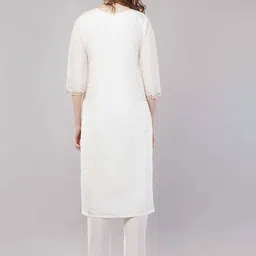 JIDI FASHION Women Floral Embroidered Kurta with Trousers & Dupatta image 2