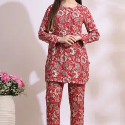 W Red Floral Printed Round Neck Tunic With Trousers image 3
