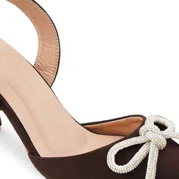 Froh Feet Kitten Pumps with Bows image 5