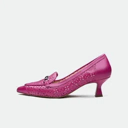 Oroh Women Solid Leather Party Stiletto Pumps image 2