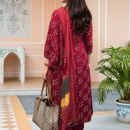 Moda Rapido Women Printed Regular Kurta with Trousers & With Dupatta image 5