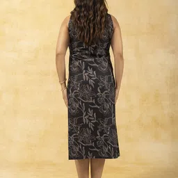 SPARSA Women V-Neck Floral Printed Pure Cotton A-Line Midi Dress image 5