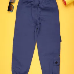 V-Mart Boys Solid Mid-Rise Regular Fit Cargo Joggers image 3