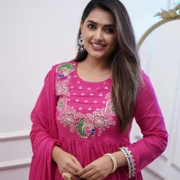 sanjana  silk SANJANA SILK Floral Embroidered Thread Work Silk Chiffon Kurta With Trousers & Dupatta image 3