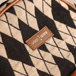 URBAN SPACE Geometric Structured Shoulder Bag image 3