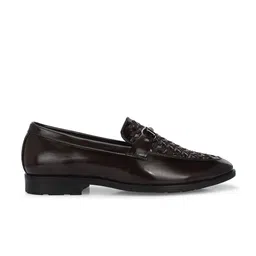 INVICTUS Men Textured Formal Loafers image 4