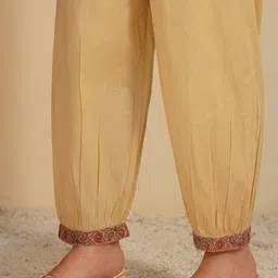 JAYPORE Women Printed Loose Fit Pleated Trousers image 3