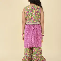 LIL PITAARA Girls Floral Printed Regular Gotta Patti Pure Cotton Kurta with Sharara image 5