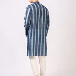 BELLAZO Men Printed Thread Work Kurta image 4