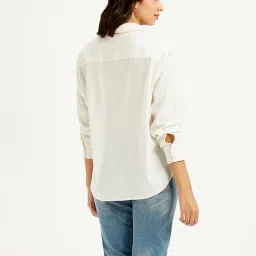 levi's Women's Solid Relaxed Fit Shirt image 2