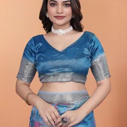 AAVEE Floral Silk Blend Saree image 3